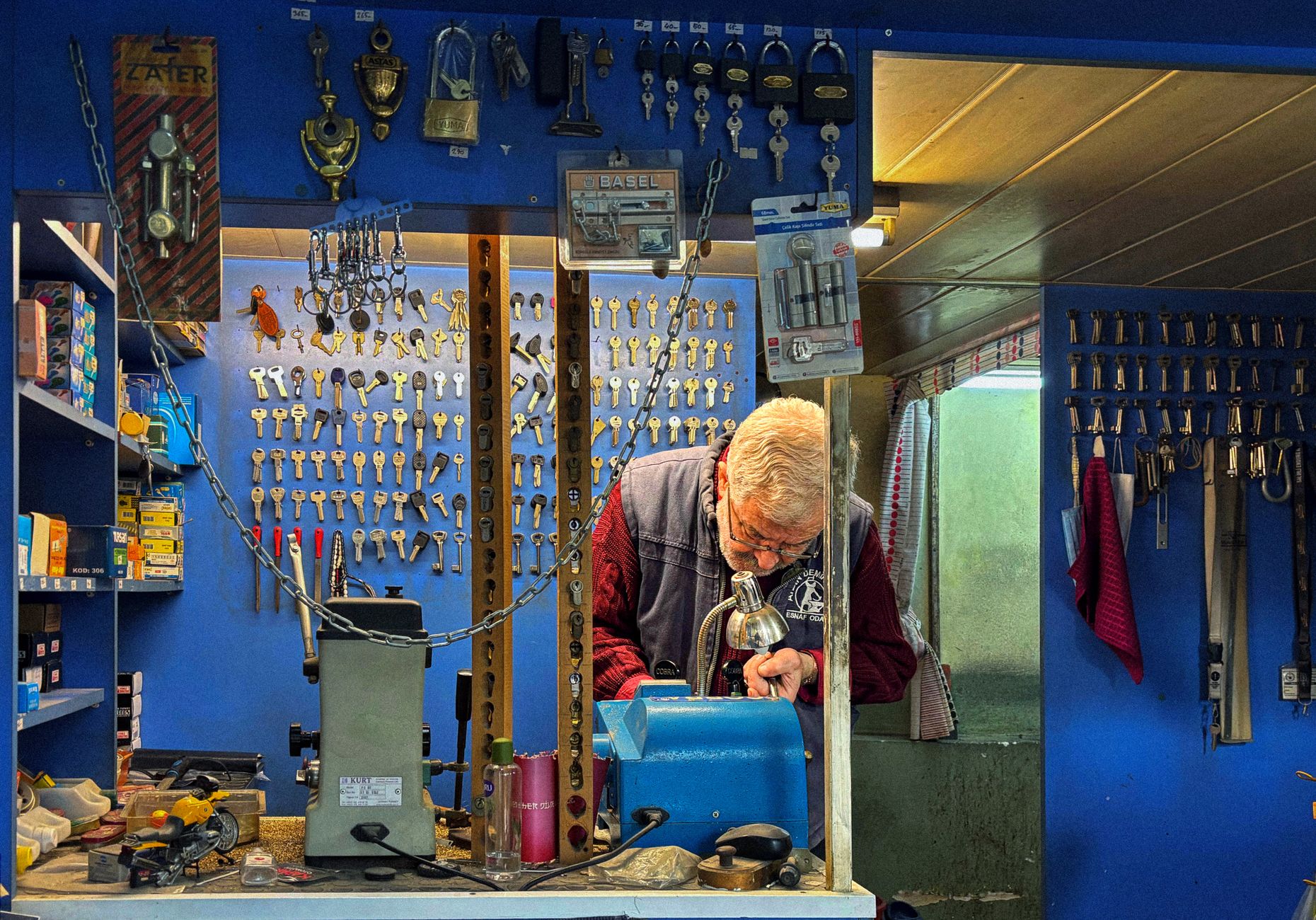 Serrurier équipe à Croix